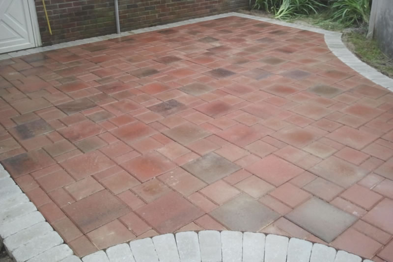 Use Brick PaversÂ for Your Ferndale Hardscape Design Project